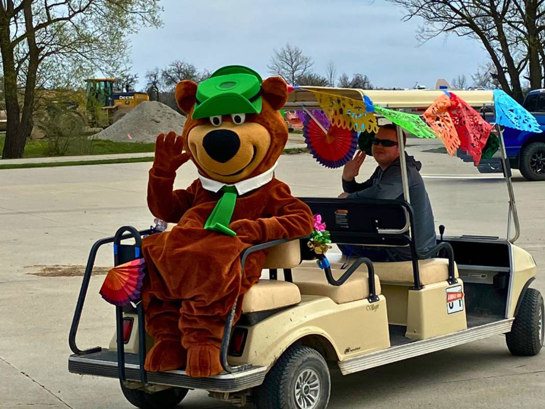 Fiesta de Yogi Bear™: A Cinco de Mayo Celebration